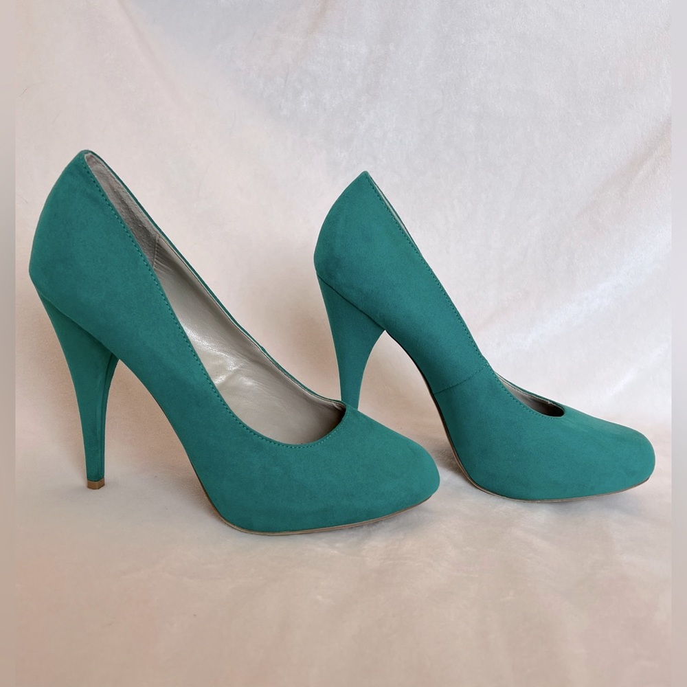 XAppeal teal pumps - 5inch heel - faux suede material